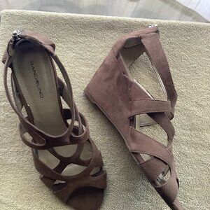 Bandolino Wedge  Sandal with  Suede like Lattice Detail